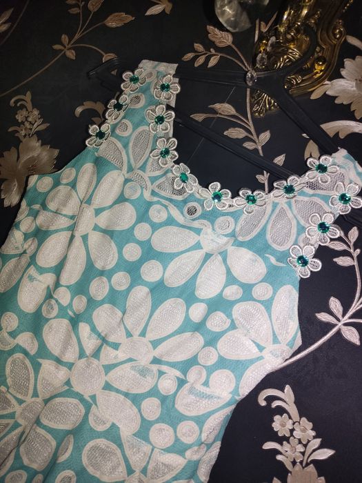 Срочно!Скидка!Шикарное платье на девочку,42 размер