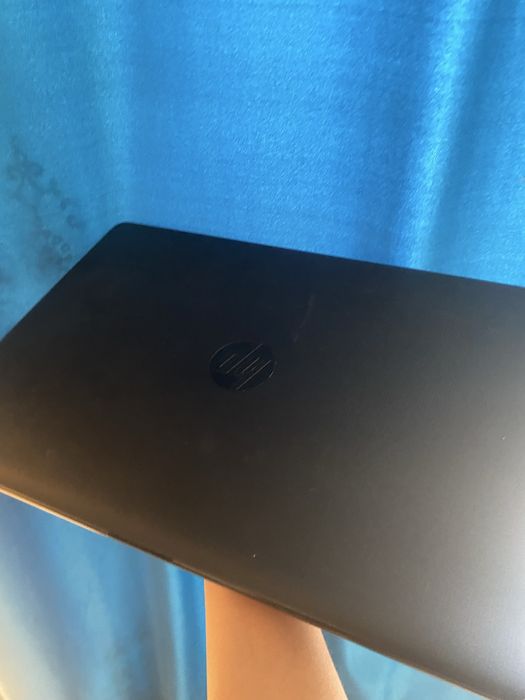 Продам ноутбок срочно hp