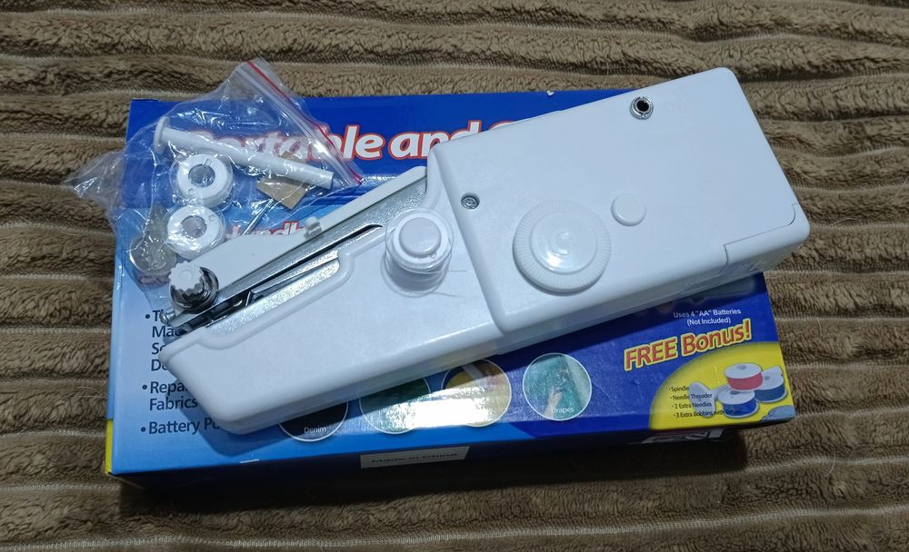 Машинка швейная ручная