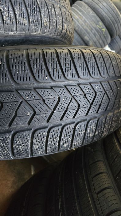 Anvelope iarna 235 65 18