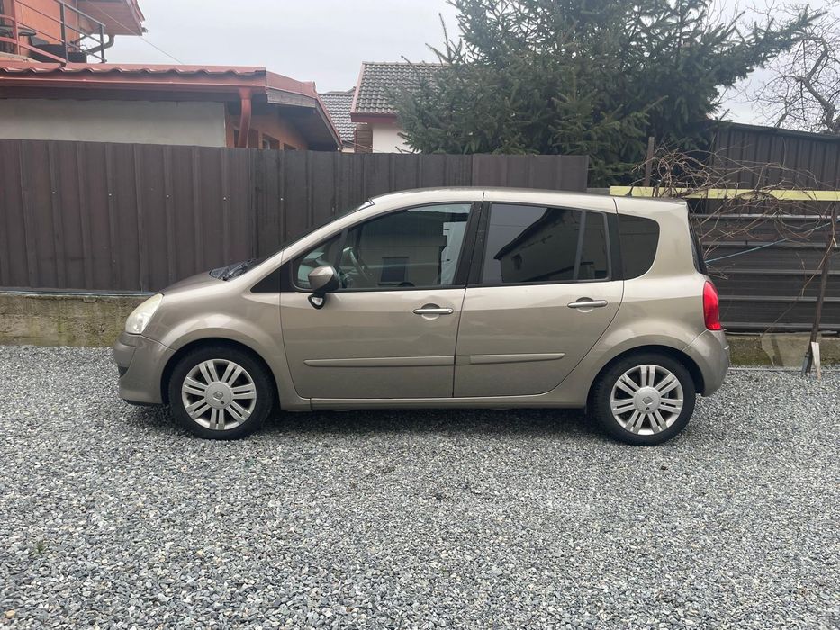 Vand Renault Modus benzină