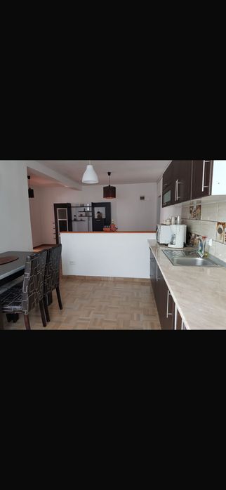 Închiriez apartament