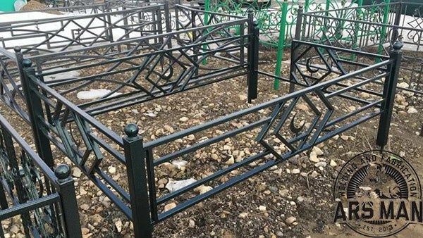 Оградки на кладбище