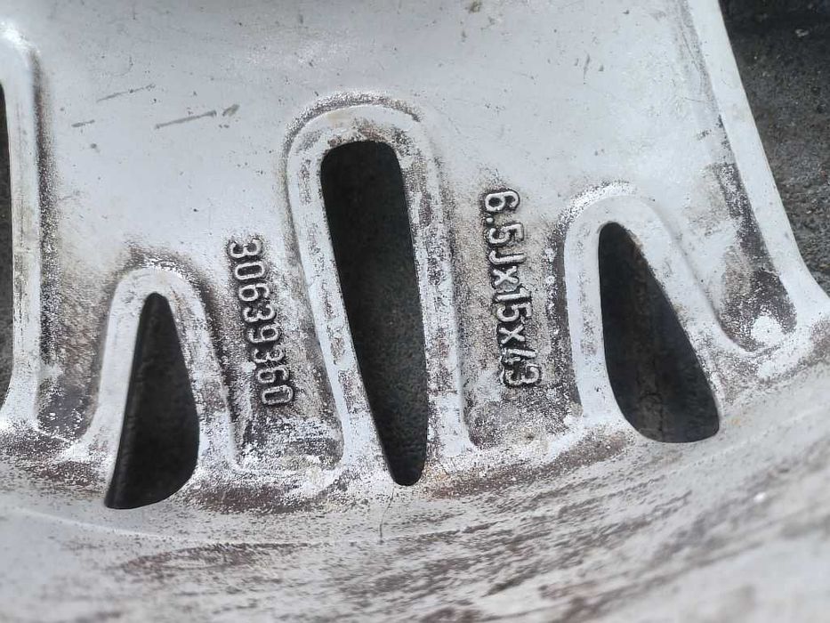 Продам оригинальные легкосплавные диски "Borbet" на Volvo Saurus .