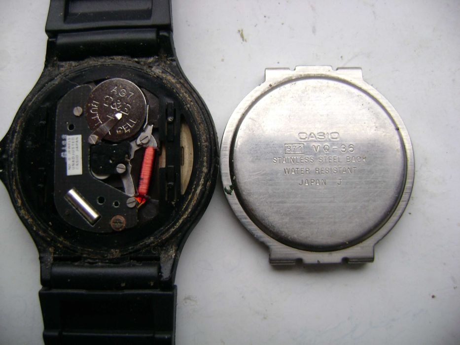 Продавам 5 броя каварцови часовника Casio