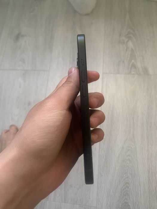 Продам iphone 15 128гб