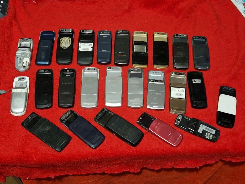 Telefoane Pe sina pentru colecție sau pentru piese, fara accesorii, unele si fara capacul de la baterie