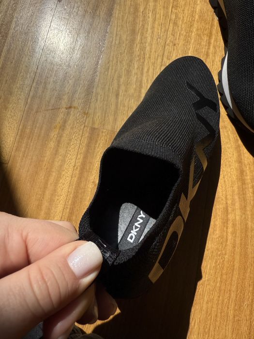 DKNY Чисто нови обувки размер 39-40