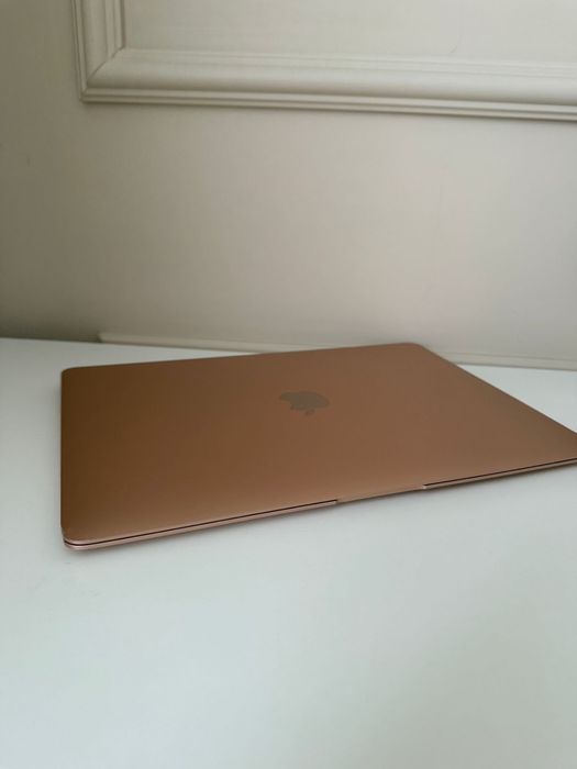 MacBook Air 13 2019 i5