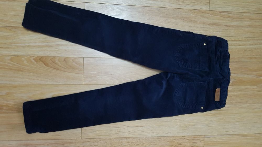 Pantaloni  Velur  Mango 4-5 ani (118 cm)
