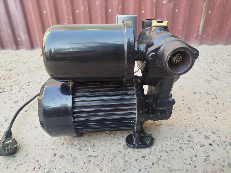 Сув насоси сотилади