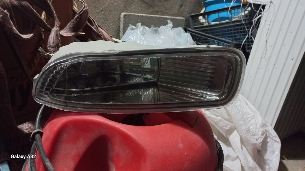 Туманник на тайота королла