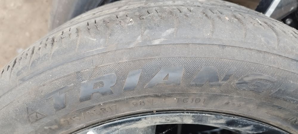 Продам летние шины 215/55/17