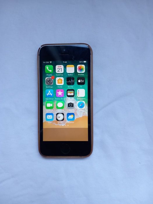 Продавам I phone