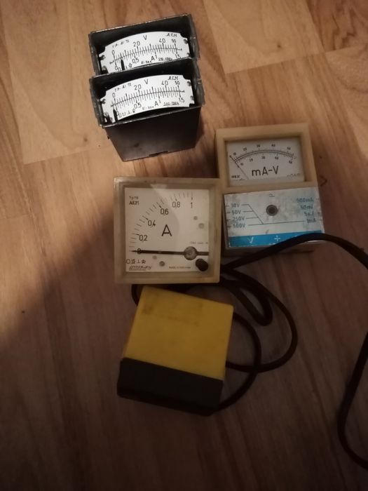 Vând amintiri din Epoca de Aur