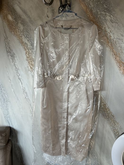 Rochie ocazie tip trench  de calitate superioara , culoare ivory nude