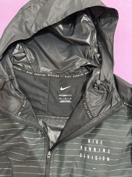 Geaca Nike Originala impermeabila Neagra