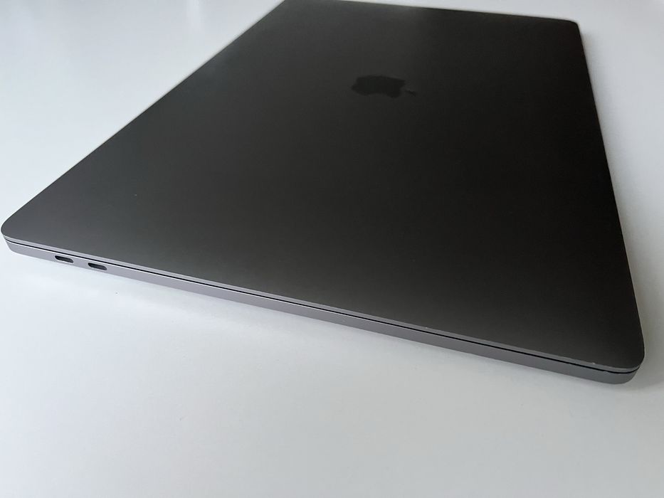 Apple MacBook Pro "Core i7" 2.6 15" Touch/2018 Mid-2018 15" (Touch Bar) 512 SSD,16 RAM