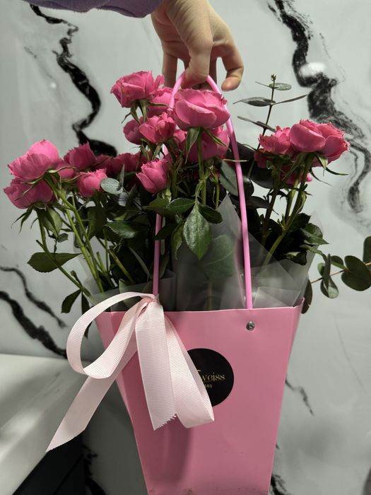 Цветы букет. Кустовая роза