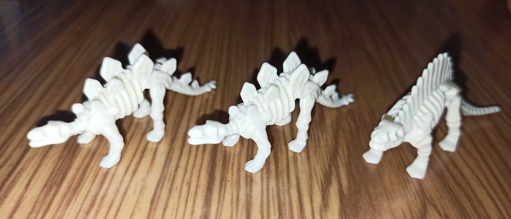 Скелеты динозавров, ископаемые, Киндер