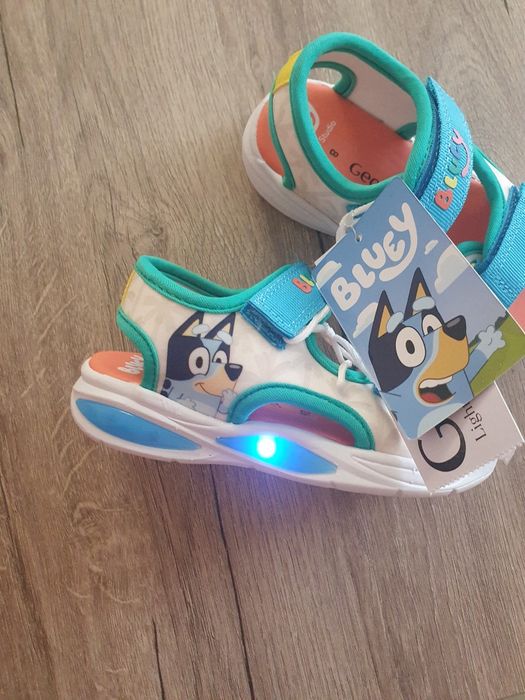 Нови сандали светещи Джордж  Блуй