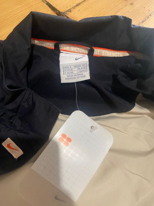 Дамско яке  Nike ново с етикет