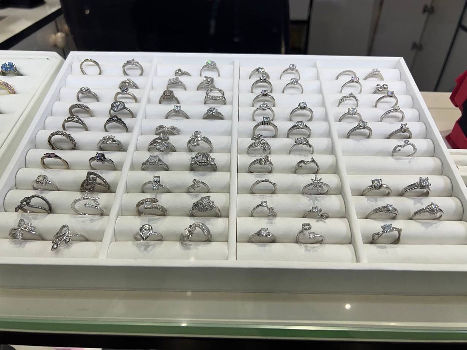 Kumush taqinchoqlar optomga.