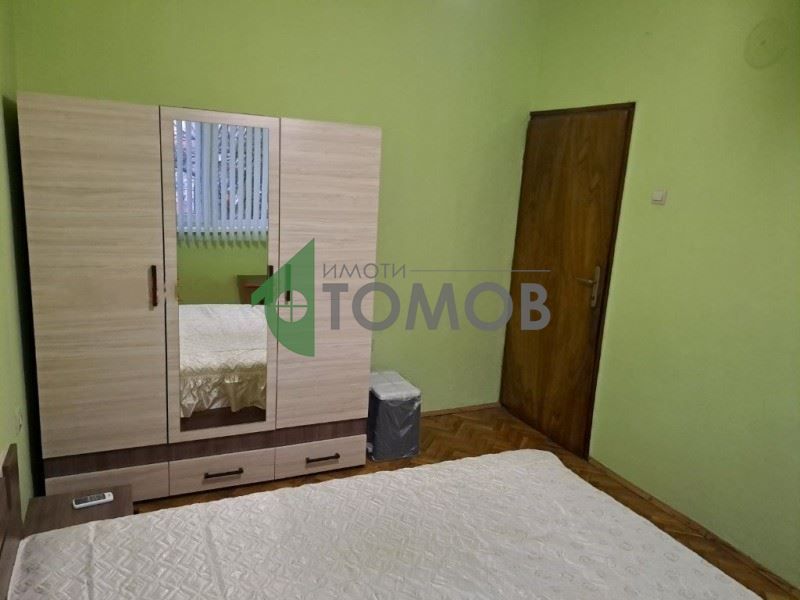 Дава се под наем Четиристаен апартамент в Стара Загора, Център - 90 кв.м за 357 € - Снимка #3