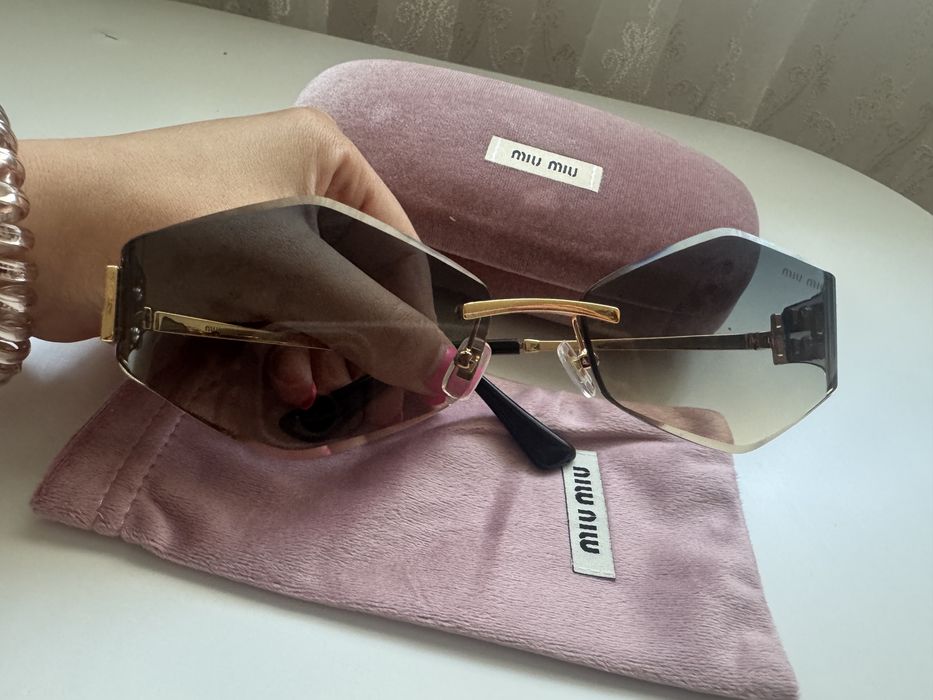 Слънчеви очила miu miu