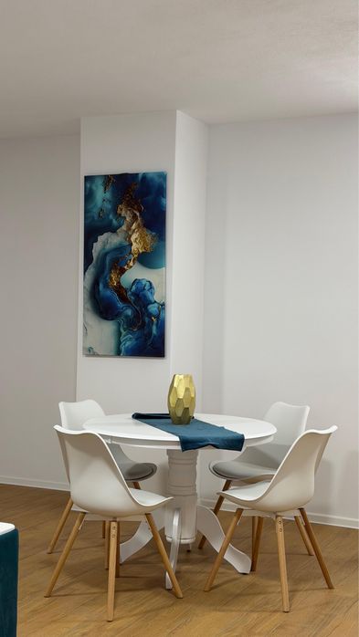 Persoana Fizica  vand Ap. 2 camere  etaj 2 bloc  nou  cu lift,mobilat