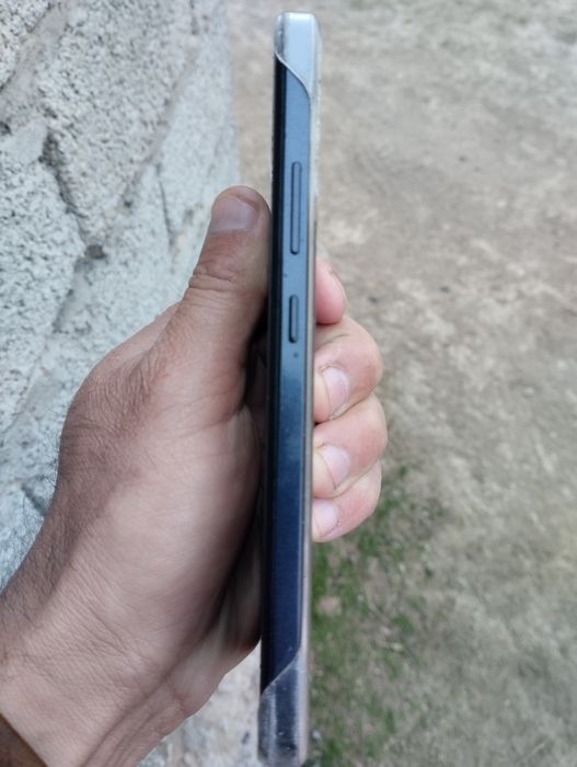 Телефон сатылады память 64 коробка бар