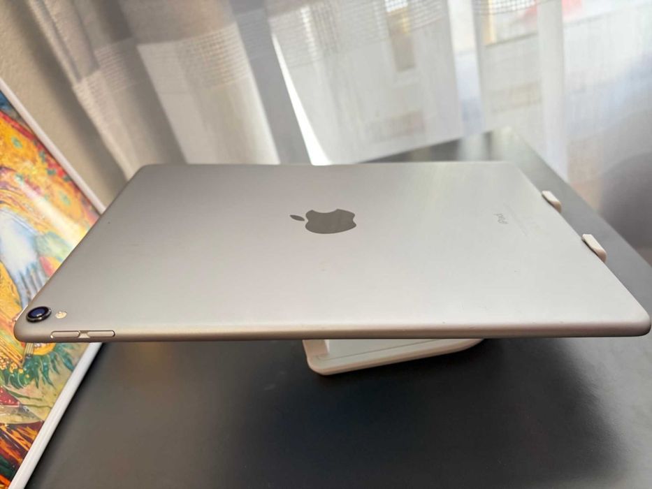 Apple iPad Pro 1gen A1701 10.5' 256GB WiFi / Space Gray [4GB RAM]