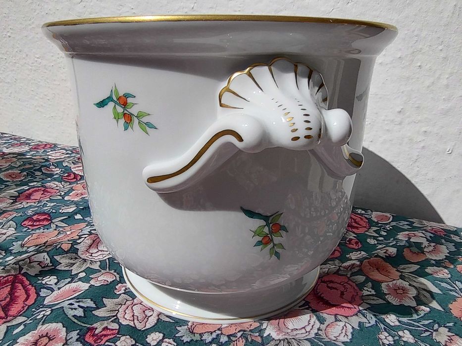 Ръчно рисувана голяма кашпа на Herend Унгария