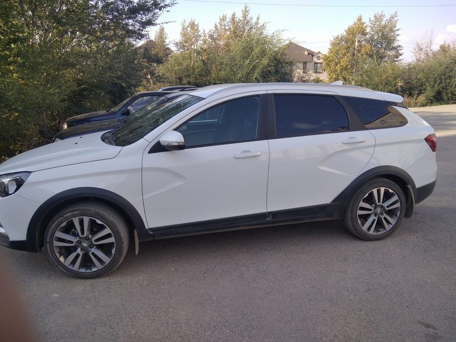 Продам ладу Весту св кросс