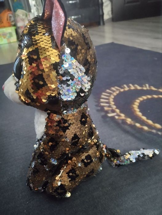 Мягкая игрушка,блестит