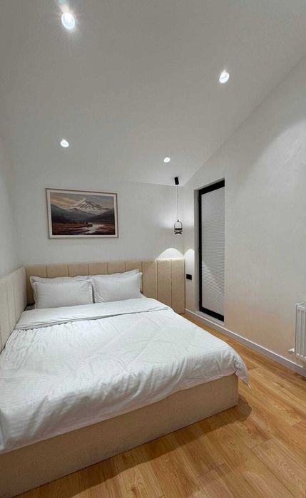 Ориентир: Алайский, Басри Баба, Ниёзбек Йули, Ц 2 Площадь: 40;