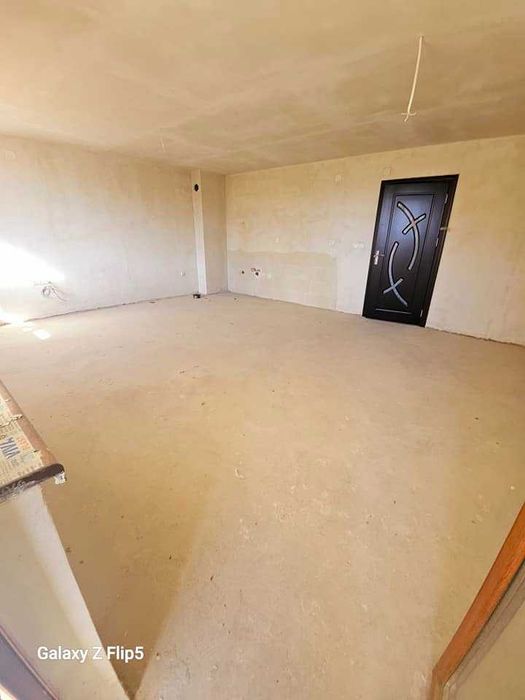 Продава се Тристаен апартамент в Казанлък - 90 кв.м за 1105 €/кв.м - Снимка #2