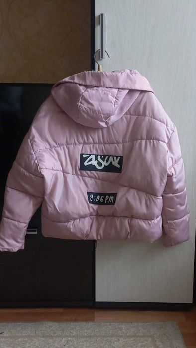 Продам куртку для девочки