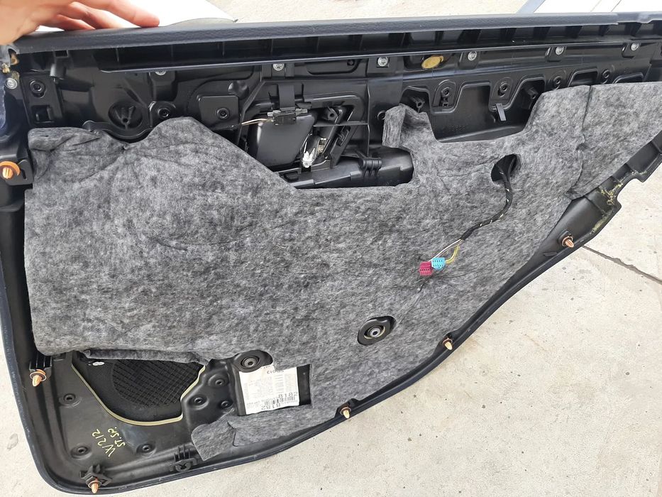 fata tapiterie usa stanga spate  mercedes e-class w212