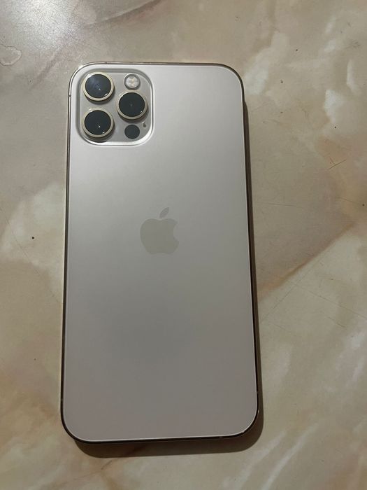 iphone 12 pro se vinde  Gold
