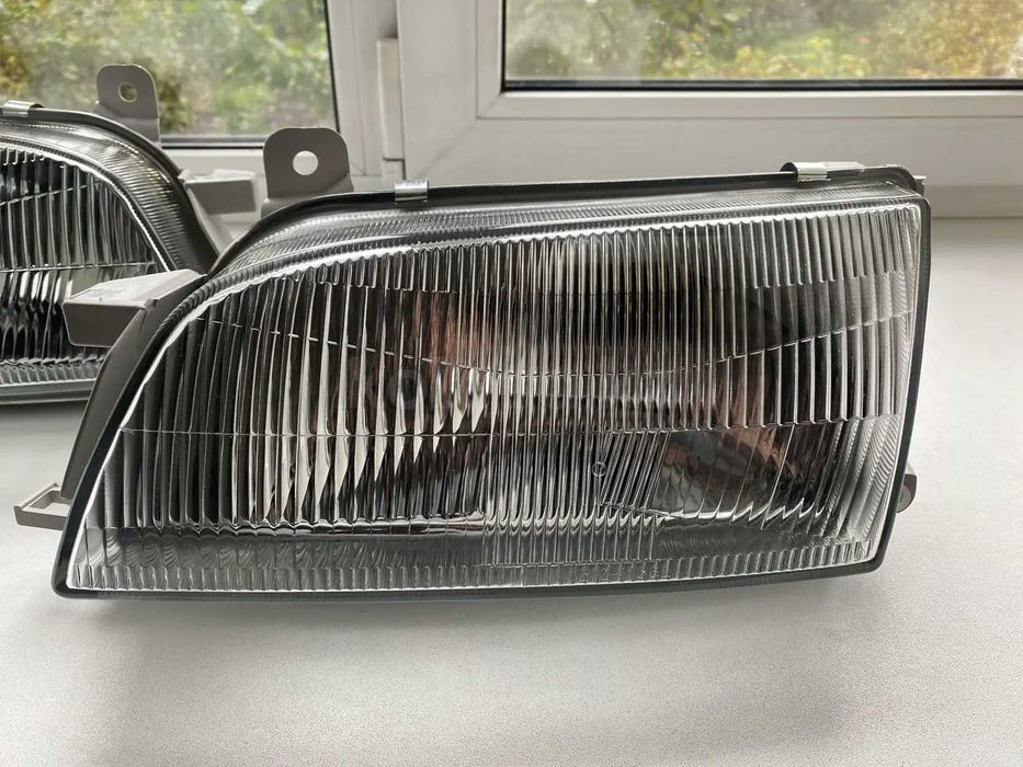 Фары Toyota Caldina 190