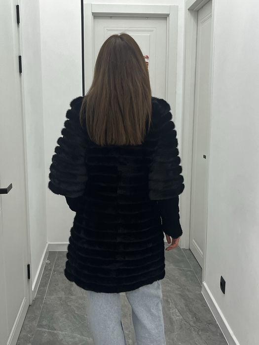 Норковая шуба в отличном состоянии. Стойка воротник.