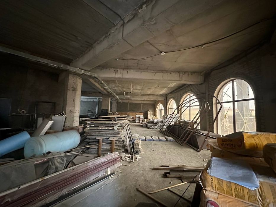 Срочно продается коммерческое помещения 400 кв.м Узбум первая линия