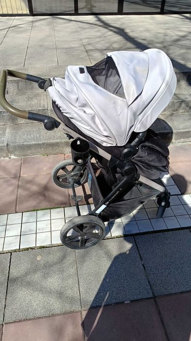 Бебешка количка Kinderkraft Moov 2