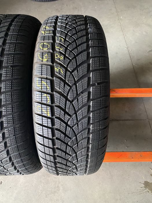 Anvelope iarna 235/60/17 Goodyear Ultra Grip Performance 235 60 17 R17