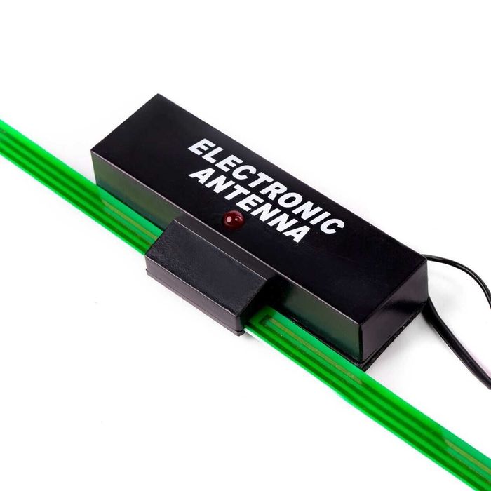 Вътрешна автомобилна антена с усилвател за стъкло