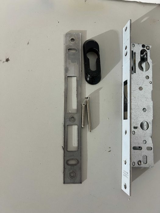 Broască încastrată TESA ASSA ABLOY 4241203AI 2241, pentru profile metalice, inox, intrare 20 mm