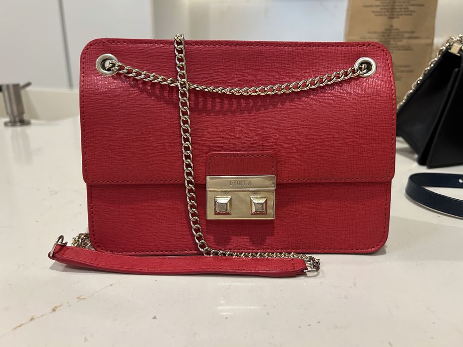 Чанта furla ,цвят малина