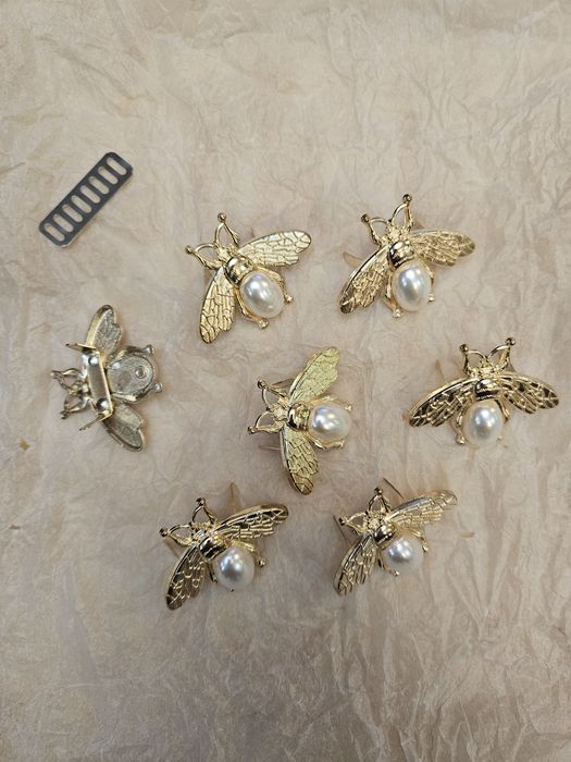 Бюжетерия для одежды и обуви