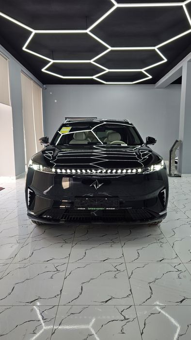 DONGFENG EP 008 ULTRA 

"
 Dongfeng EP008 — kelajak darajasidagi premi